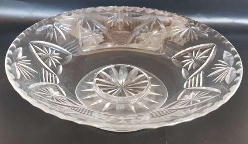 A beautiful cut crystal centre table bowl