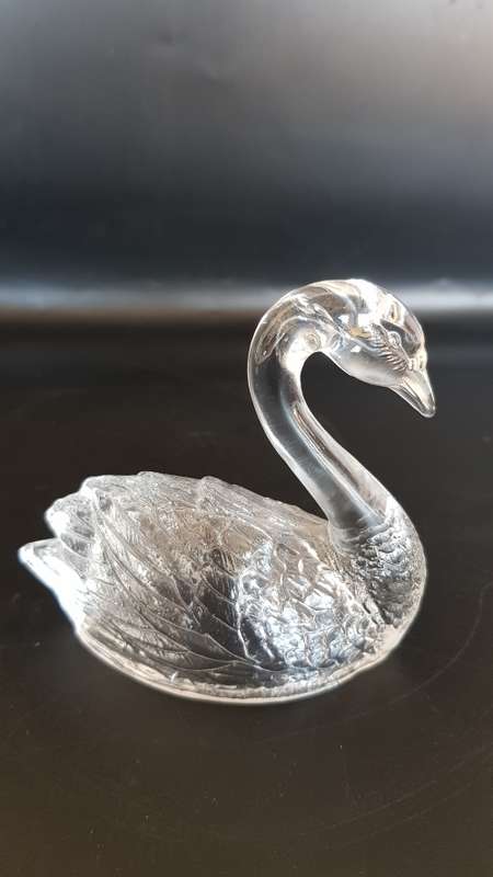 A beautiful lot of 3 glass ornaments, candle holder, vase and Swan