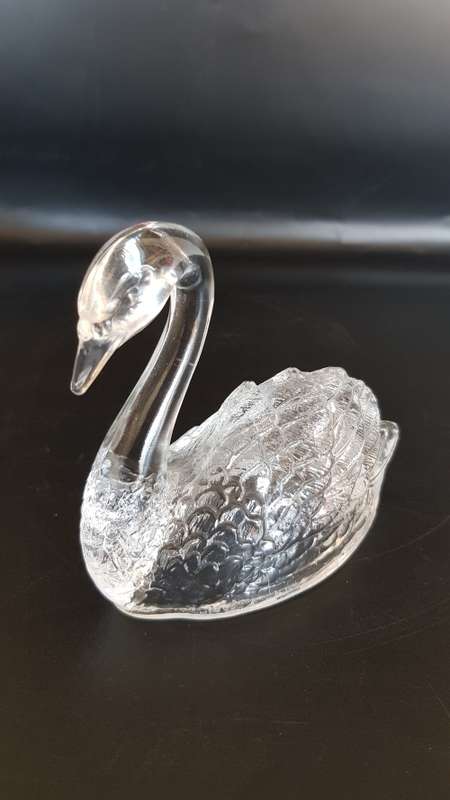 A beautiful lot of 3 glass ornaments, candle holder, vase and Swan