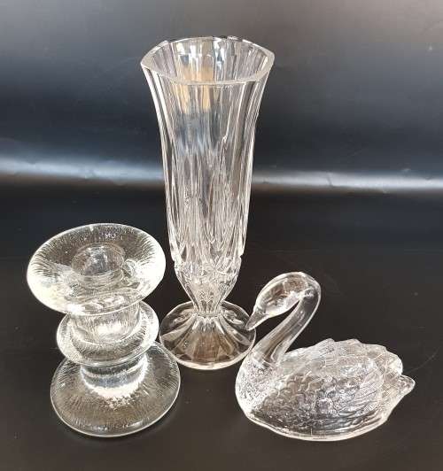 A beautiful lot of 3 glass ornaments, candle holder, vase and Swan