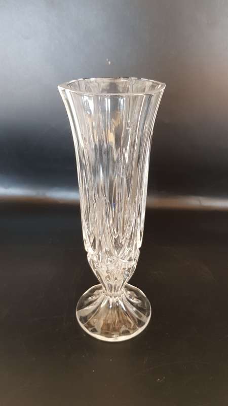 A beautiful lot of 3 glass ornaments, candle holder, vase and Swan