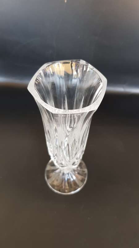 A beautiful lot of 3 glass ornaments, candle holder, vase and Swan