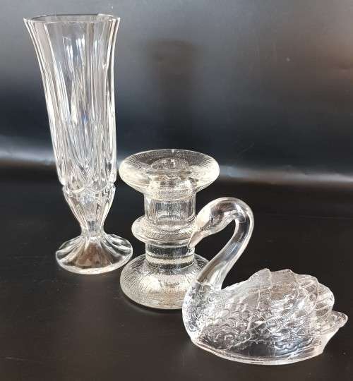 A beautiful lot of 3 glass ornaments, candle holder, vase and Swan