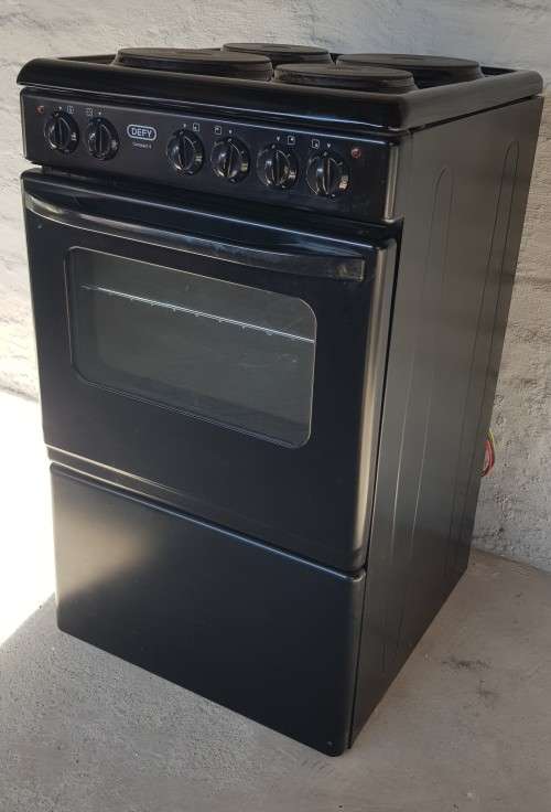 A Defy Compact 4 plate electric stove - working perfectly!