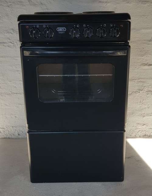 A Defy Compact 4 plate electric stove - working perfectly!