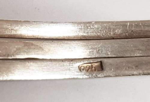 A stunning silver (925) 3 bangle set 15grams
