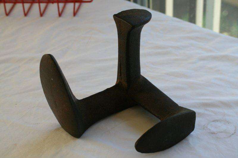 VERY OLD SHOE LASP / ANVIL!!!