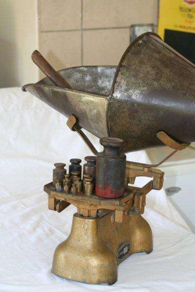 A REALLY STUNNING OLD GROCERY SCALE WITH BOWL, SCOOP AND A VARIETY OF WEIGHTS!!!!