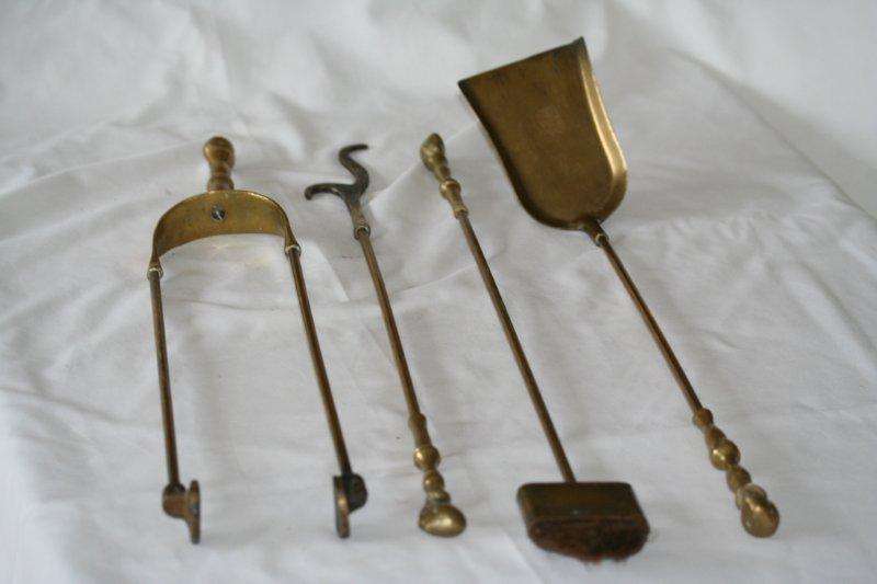 A REALLY STUNNING SOLID BRASS FIRE SET!!!