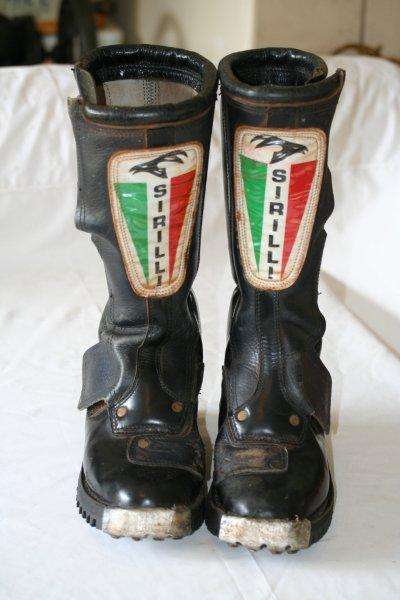 AN AWESOME PAIR OF MX BOOTS!!! VIEW THE PICS, THESE BOOTS ARE STILL IN THE GREAT CONDITION!!!!