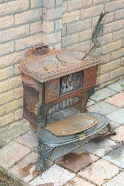 small_coal_stove_004.jpg