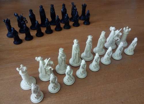 Chess pieces CRESCENT Medieval chessmen No18 England - No Board