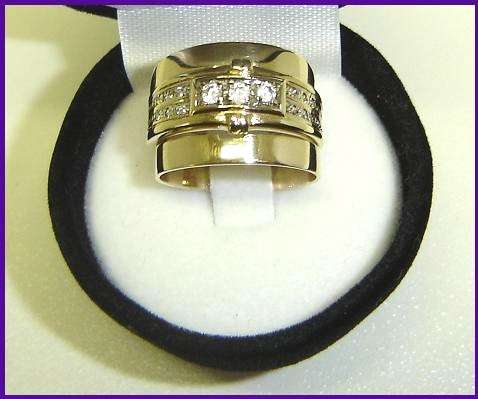 GORGEOUS 3 Piece 9ct yellow gold ring