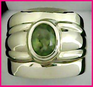 Exellent buy!!! 3piece solid gold green peridot ring
