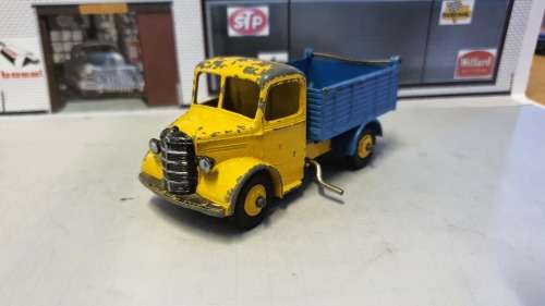 Dinky Toy. Bedford Tipper Truck (working order)