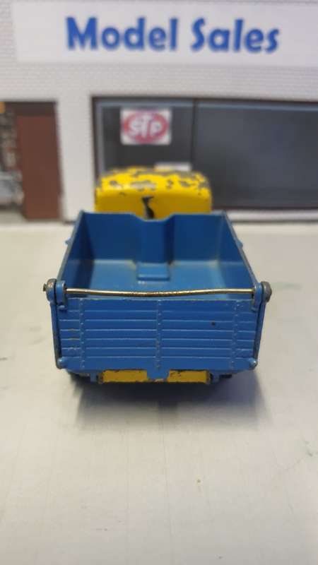 Dinky Toy. Bedford Tipper Truck (working order)