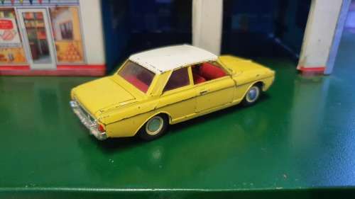 Dinky Toy. ford Taunus 17M