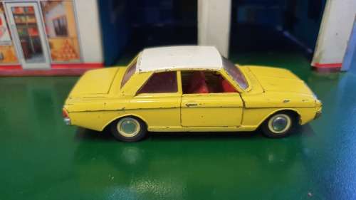 Dinky Toy. ford Taunus 17M