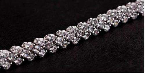 {CRAZT R1 START!) 925 Silver Diamond V designer Bracelet