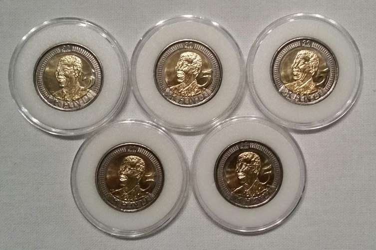 ***5x MANDELA 90TH BIRTHDAY R5 COINS ENCAPSULATED*** IN EXELENT CONDITION. BID IS PER COIN.