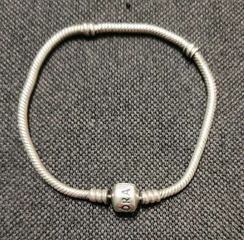 ***PANDORA MOMENTS 925 STERLING SILVER SNAKE CHARM BRACLET***
