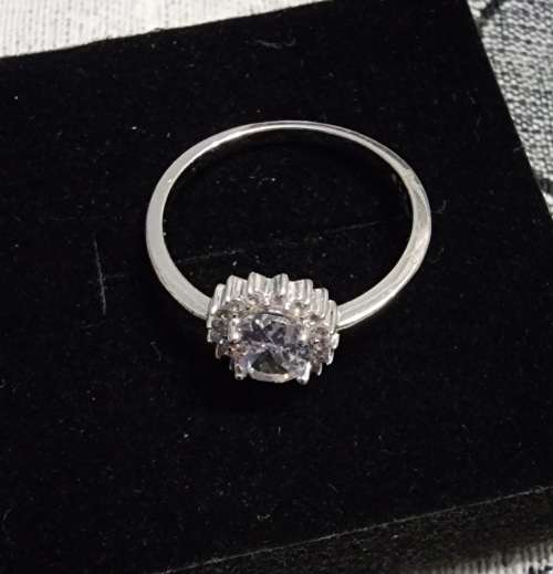 ***DAZZLING OVAL ZIRCONIA CROWN HALO STERLING SILVER RING***