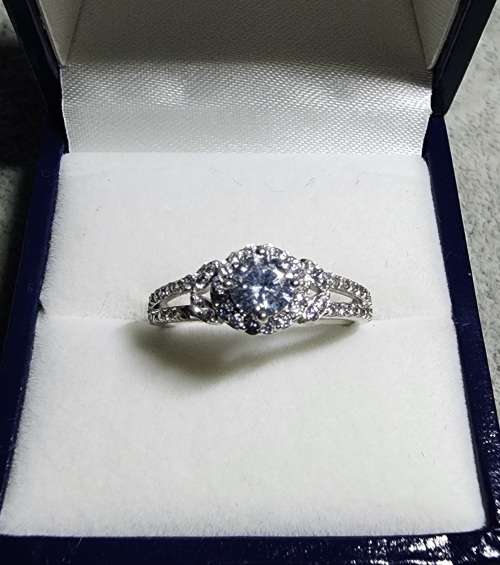 ***LUXURY 925 STERLING SILVER ZIRCONIA WREATH WEDDING RING***