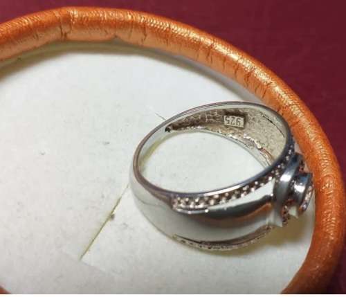 LOVELY GENUINE SOLID STERLING SILVER RING IN EXCELLENT CONDITION.