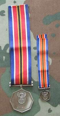 SANDF - Full Size Tshumelo Ikatelatho Medal with Miniature Medal