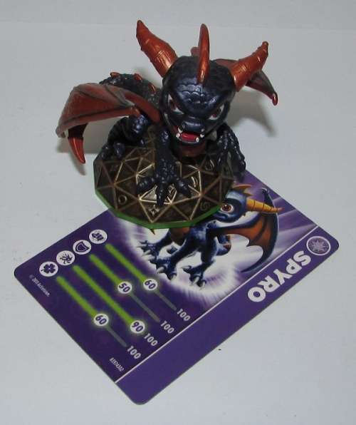 Skylanders Spyros Adventure - Spyro with Card
