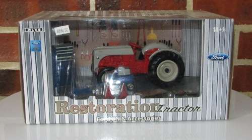 ERTL - Ford Restoration Tractor Ford 8N with Accessories