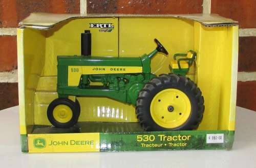 ERTL - 1:16 530 John Deere Tractor