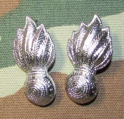 SADF - Artillery Chromed Cap/Collar Badge Pair