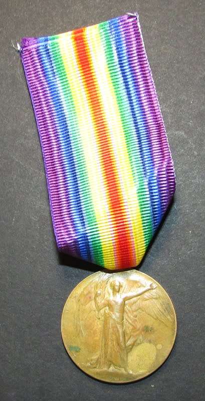 Full Size World War 1 Service Medal to:Burg. W.J De Wet. Philipstown KDO