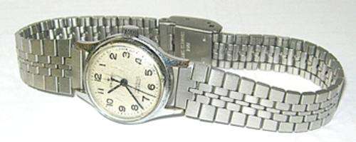 Vintage Ladies Swiss Made ( 17 Jewel ) - Works 100%