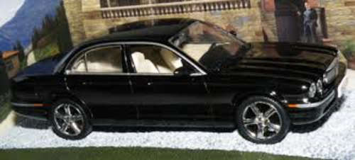 James Bond Series - Jaguar XJ8 - Casino Royale