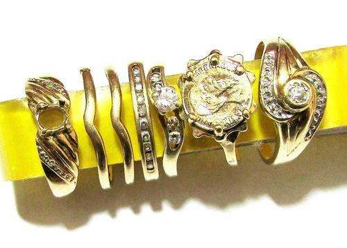 Collection of 7 9ct Gold/Diamond Rings - Some Broken