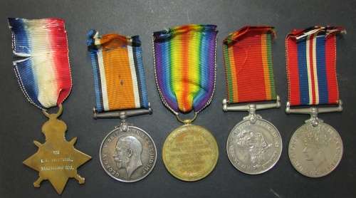 World War 1 and 2 Family Group: WW1 ( SJT C.R.Brittnell S.A.N.L.C/PTE C.R.Brittnell Fraserburg CDO )