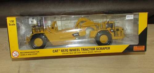 CAT - 1:50 657G Wheel Tractor Scraper ( Retail R2500.00 )