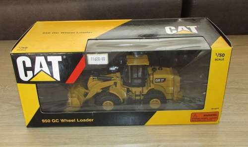 CAT - 1:50 950 GC Wheel Loader ( Retail R 1600.00 )
