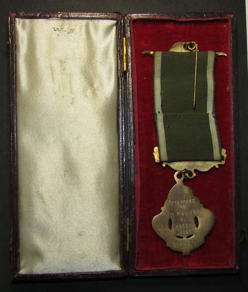 Grand Lodge of Engeland Medal ( Masonic ) Boxed and Named