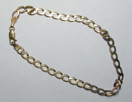 9ct Gold Bracelet ( Weights 3 Grams - 21 CM in Length )