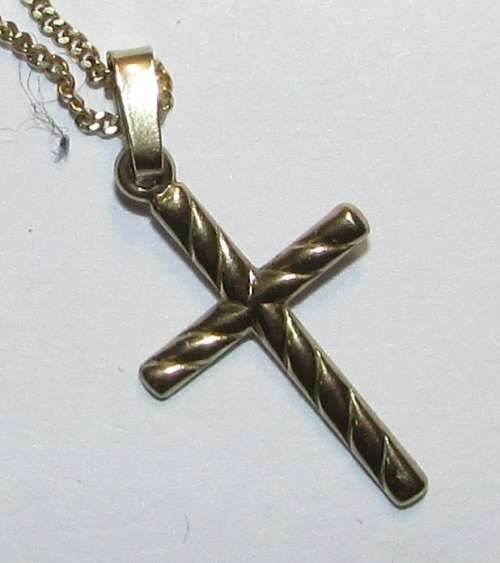 9ct Gold Necklace with Cross ( Weights 1.8 Grams )