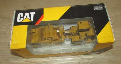 CAT - 1:50 613G Wheel Tractor Scraper ( Retail R1400.00 )