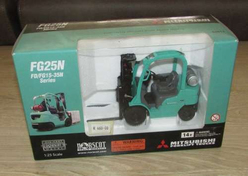 Norscot Models - 1:25 Scale Mitshubushi Forklift