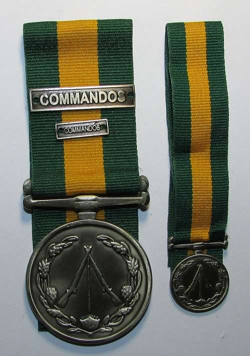 SADF - Full Size Commando Closure Medal with Miniature