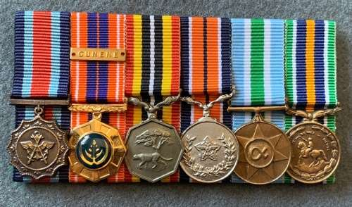 SADF Court Mounted Miniature Medal Set - MMM/Pro Patria/Southern Africa/General Service/Units/De Wet
