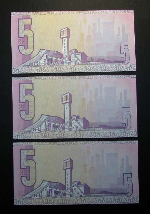 Republic of South Africa - CL Stals - 3 by 5 Rand Banknotes in Sequence and UNC
