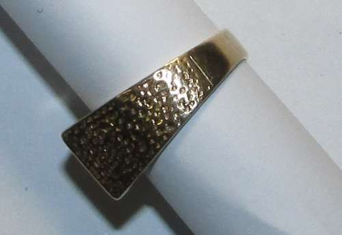 Stunning - Chunky 9CT Gold (Sterns) Men`s Ring with 12 Diamonds - Total Weight 8 Grams