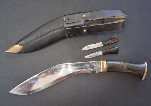 Nepal - Stunning Gurkha Kukri Complete Set - Excellent Condition